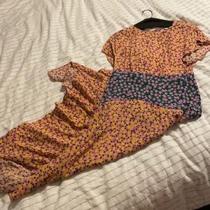 Top shop long dress with side slits, US4